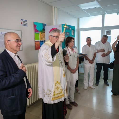 ZADARSKI NADBISKUP BLAGOSLOVIO NOVI UREĐAJ ZA NOVOROĐENČAD