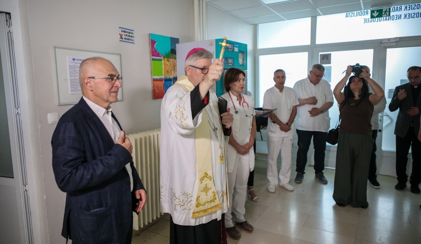 ZADARSKI NADBISKUP BLAGOSLOVIO NOVI UREĐAJ ZA NOVOROĐENČAD