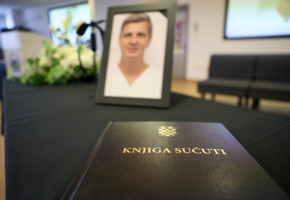 „DRAGI TOMO, HVALA NA SVEMU!“ „DRAGI TOMO, HVALA NA SVEMU!“